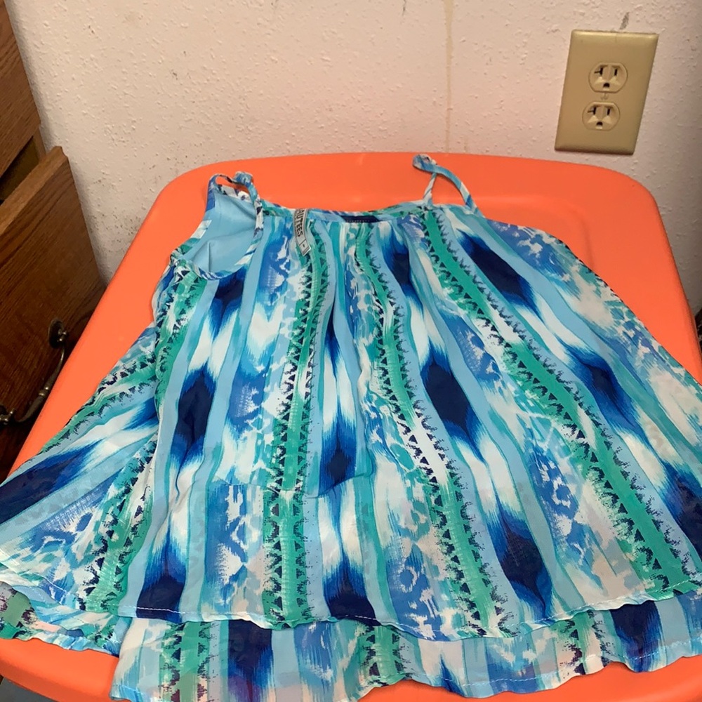 Beauties Girls Top Size Medium